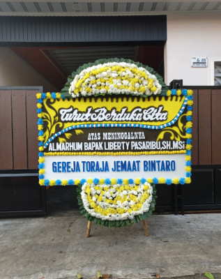 Papan Bunga Duka di Sungai Batang