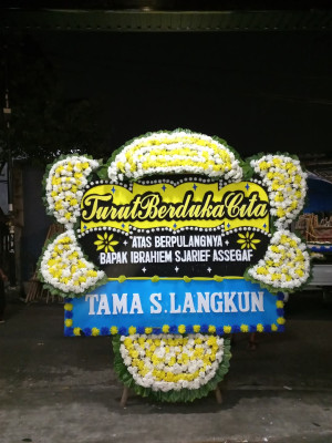 Papan Bunga Duka di Sungai Batang